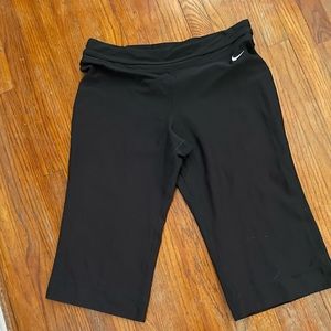 Nike Cropped Yoga Pants black size L